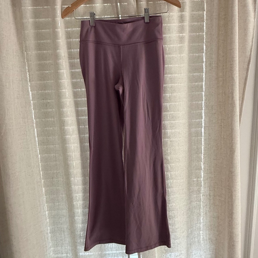 Athleta Girl (Mauve) High Rise Chit Chat Flare Pant - Size XL/14